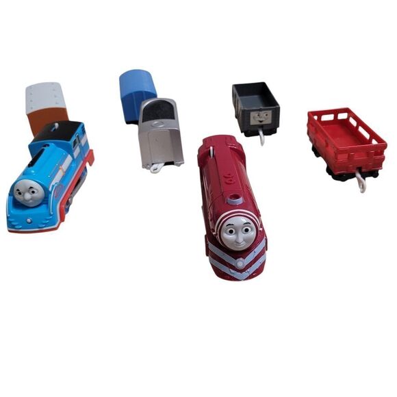 Bundle of battery operated thomas the train cars - Picture 3 of 8